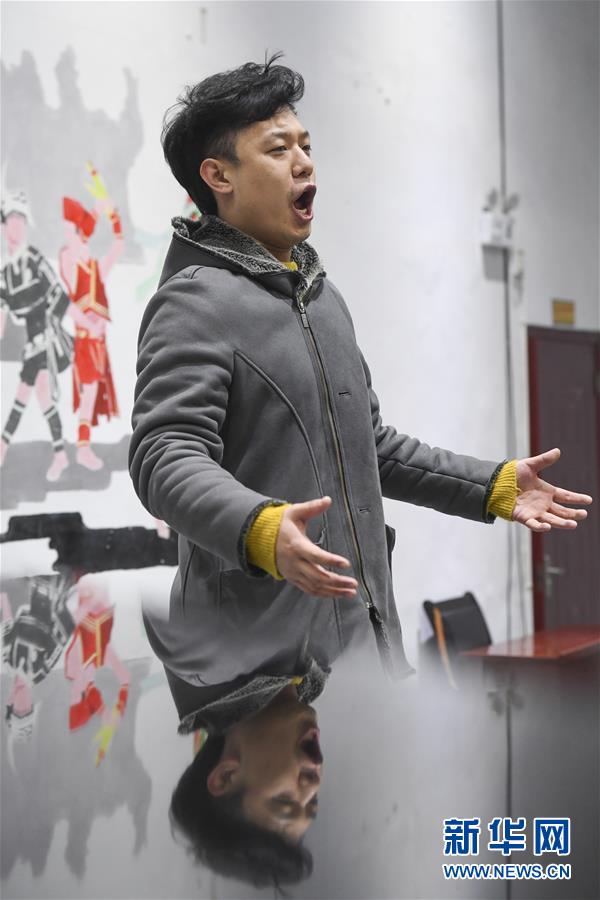 （文化）（3）中央歌劇院文藝小分隊走進(jìn)重慶彭水