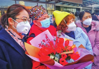 密集出發(fā)！甘肅省第四批援鄂醫(yī)療隊啟程赴武漢