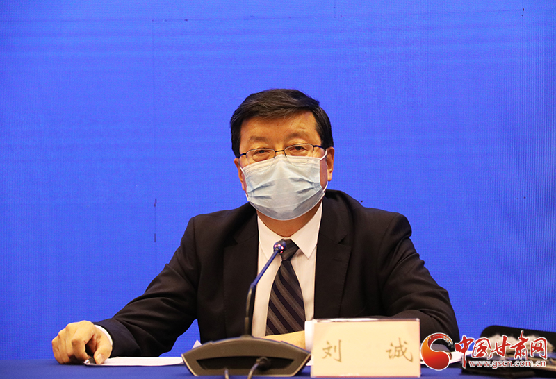 甘肅省人社廳：落實(shí)落細(xì)“四個(gè)確?！贝胧?實(shí)現(xiàn)貧困人口基本養(yǎng)老保險(xiǎn)全覆蓋（圖）