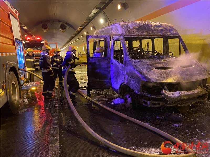 【微視頻】爭分奪秒！蘭州龔家灣消防救援站隧道內(nèi)搶救防疫物資