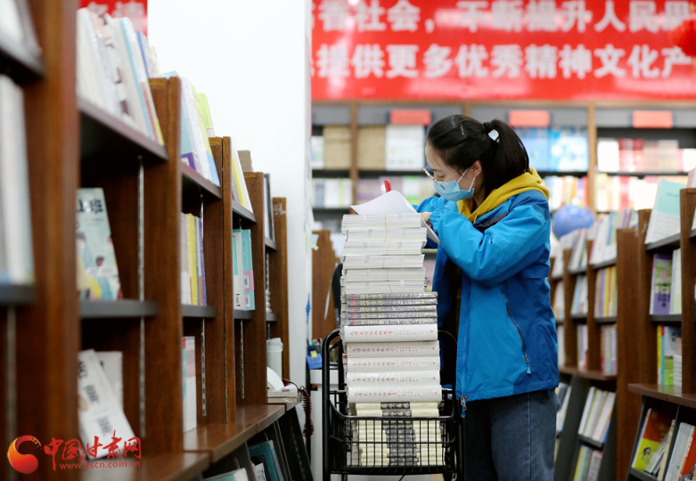 甘肅蘭州：防疫不誤品書香（組圖）