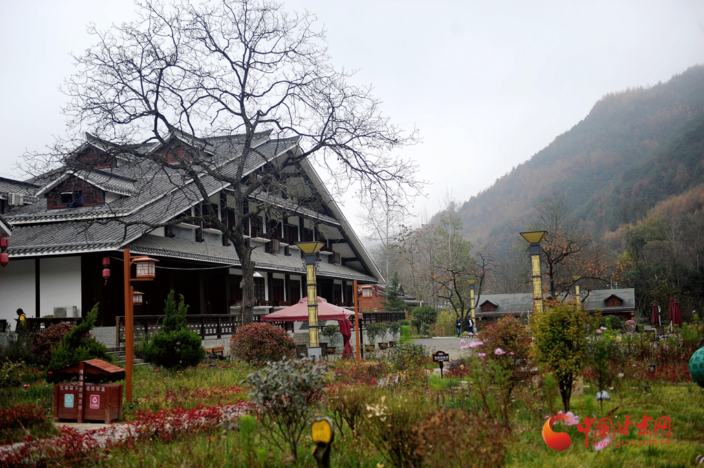 【擔使命 聚同心 促巨變 省直部門落實脫貧攻堅責任工作紀實】甘肅省“十三五”期間累計易地搬遷49.9萬建檔立卡貧困人口