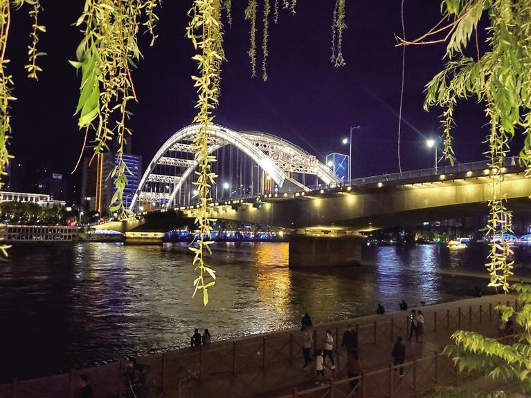 用蘭州精神蘭州力量蘭州擔(dān)當大幅提升城市影響力和知名度