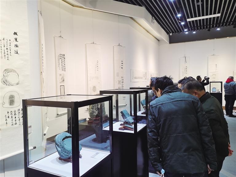 “非遺精品洮硯傳拓題跋藝術(shù)展”開展 洮硯雕刻、傳拓、拓片題跋集中亮相甘肅藝術(shù)館