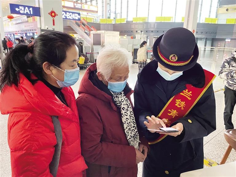 【新春走基層】春運(yùn)今日拉開大幕 蘭州局集團(tuán)加開臨時(shí)旅客列車16對(duì)