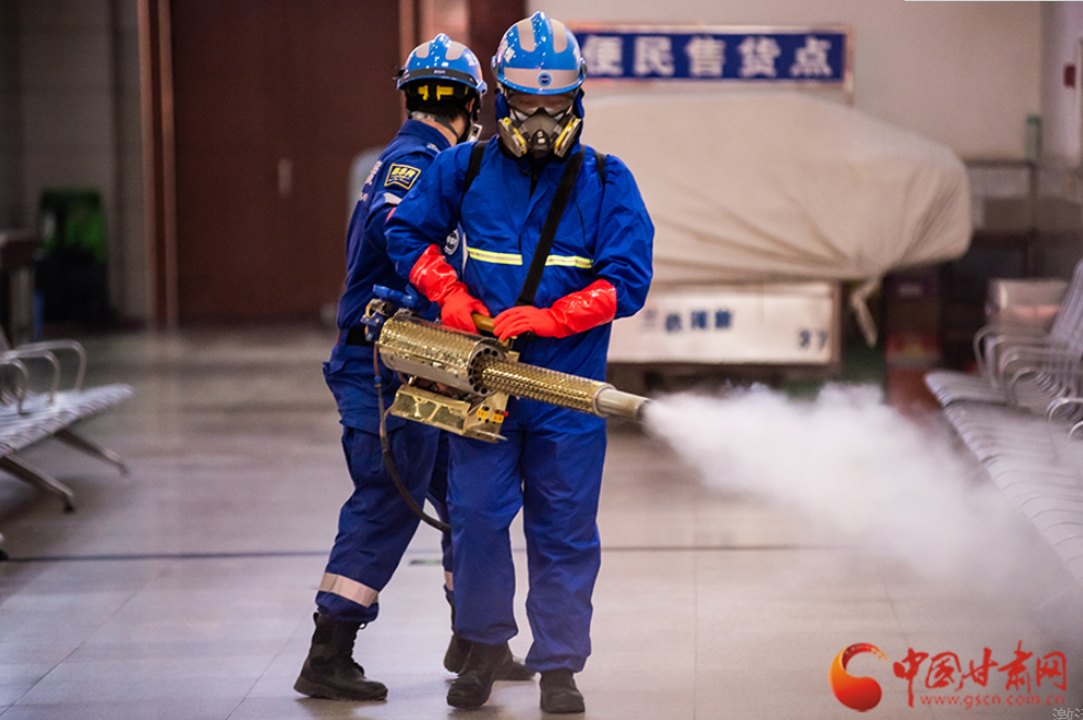 【新春走基層】護(hù)航回家路，蘭州車站這波操作很硬核！