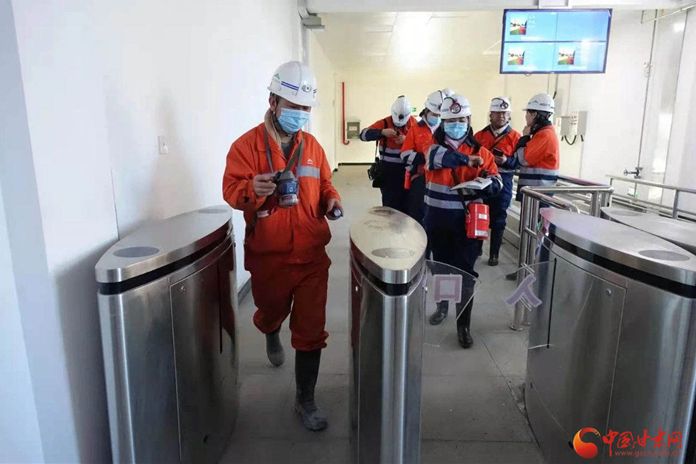 【新春走基層】春節(jié)，他們依然堅(jiān)守在600米礦井下