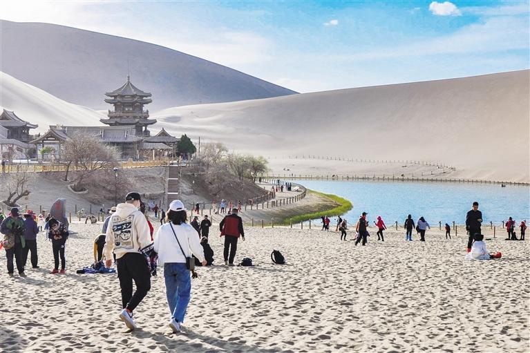 清明小長(zhǎng)假 甘肅接待游客289萬人次 實(shí)現(xiàn)旅游收入17.4億元