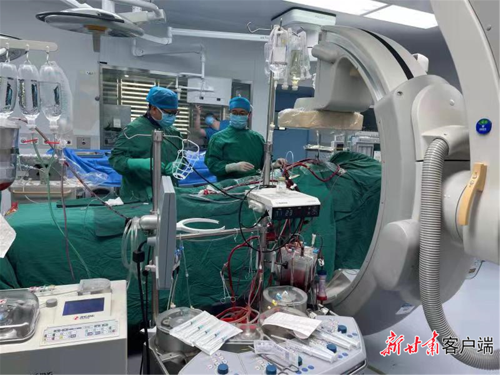 填補(bǔ)省內(nèi)空白，蘭大一院連續(xù)完成“一站式”雜交手術(shù)