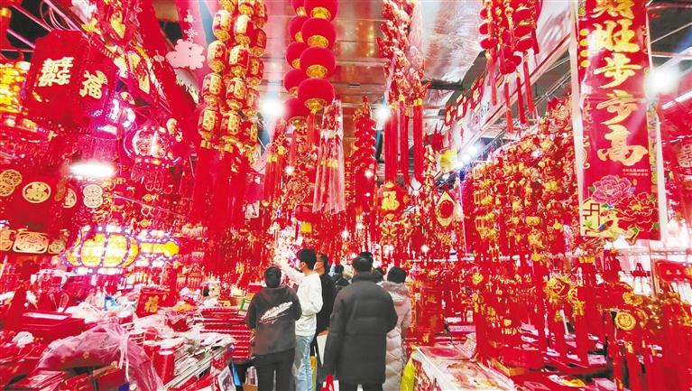 年貨豐 采購忙，金城紅紅火火迎新春