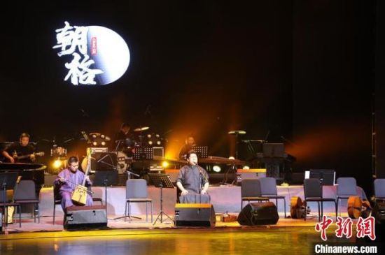 圖為甘肅本土原生態(tài)樂(lè)隊(duì)“朝格組合”在蘭州演出。(資料圖) 受訪人供圖