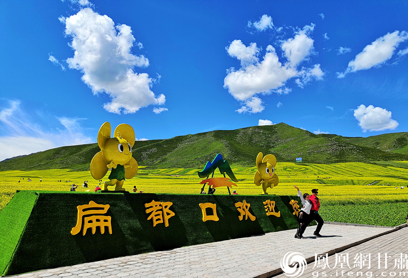 河西走廊張掖扁都口，古絲綢之路要道。王振武 攝