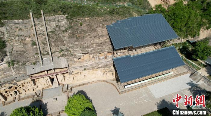 圖為航拍視角下的北石窟寺?！“瑧c龍 攝