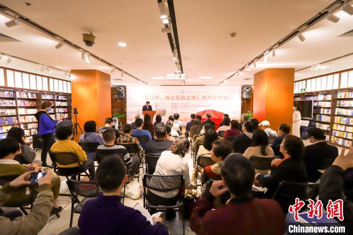 圖為首發(fā)儀式現(xiàn)場?！B門外圖供圖