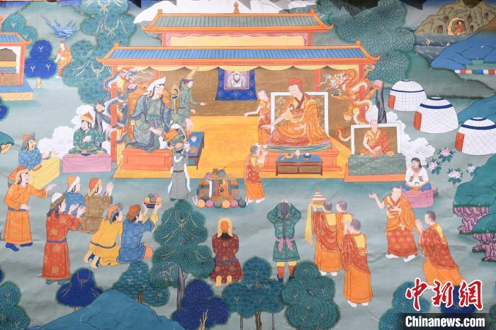 8月20日，在蘭州市博物館展出的大型歷史題材卷軸唐卡“涼州會(huì)盟”?！〈魑牟?攝