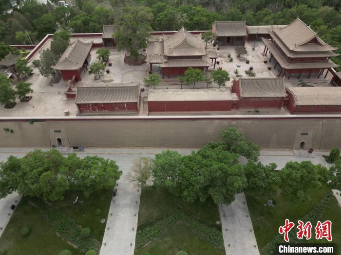 5月16日，航拍下的雷臺(tái)漢墓墓室入口。戴文昌　攝