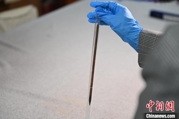 2024年5月7日，甘肅省博物館館藏國寶級文物“白馬作”毛筆。李亞龍　攝